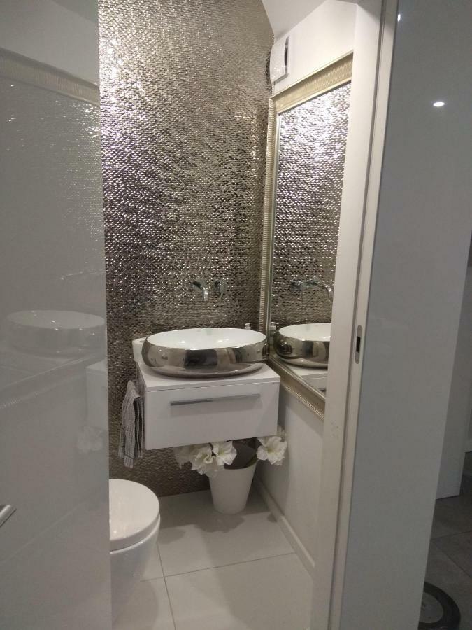 Luxury Apartment With Own Parking Chorzów Εξωτερικό φωτογραφία
